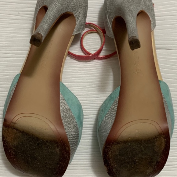 Shoes - Picture 9 of 15